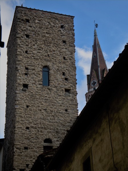 47torre-della-castagna-e-campanile-della-badia